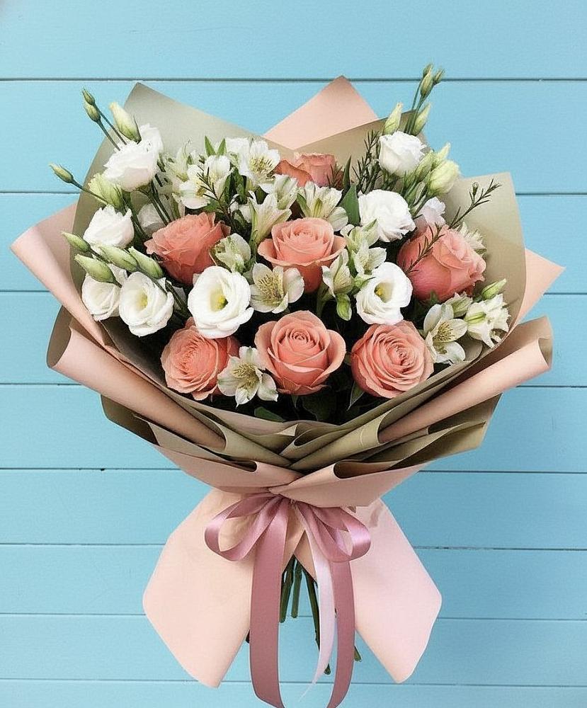 Букет цветов из: Розы, Альстромерии и Лизиантусы в Борское