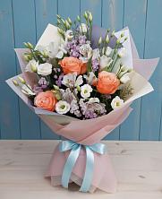 Букет цветов из:  Лизиантусы, Розы, Альстромерии и Гипсофила в Борское