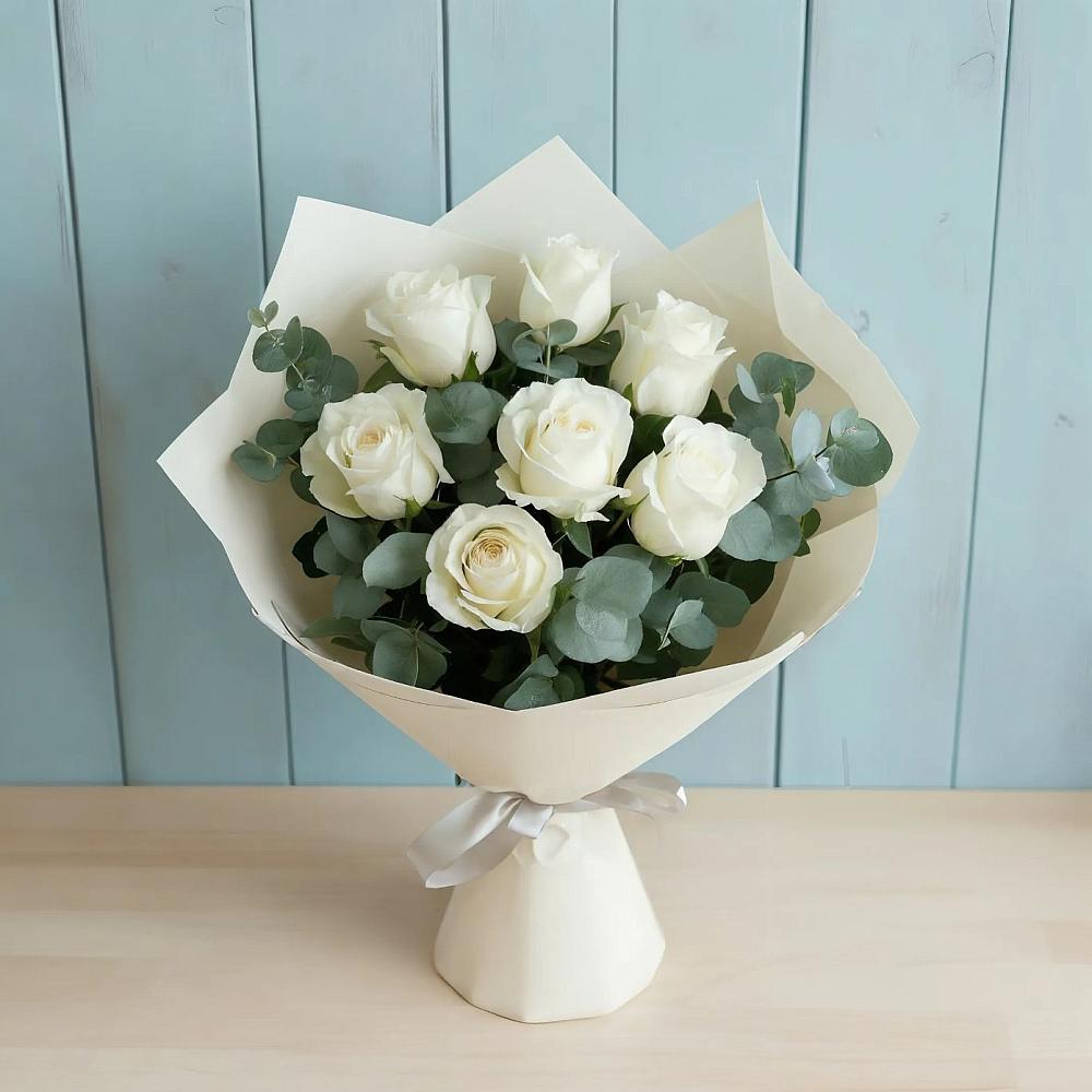 Букет Белые розы в Эвкалипте в Борское