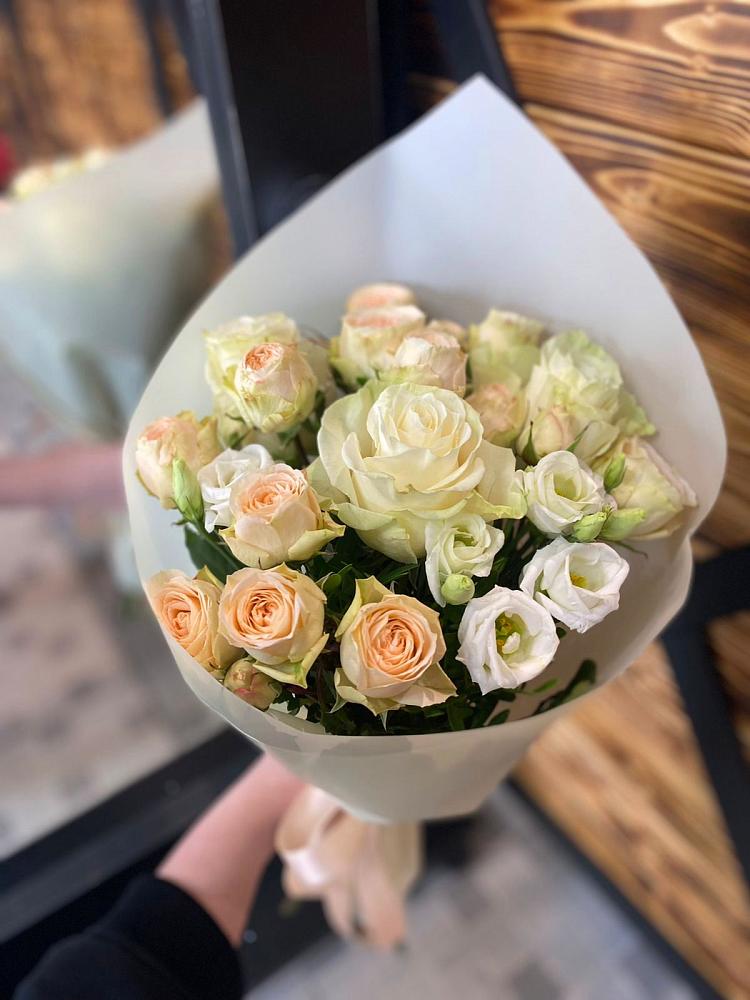 Букет цветов из: Розы и Лизиантусы в Борское